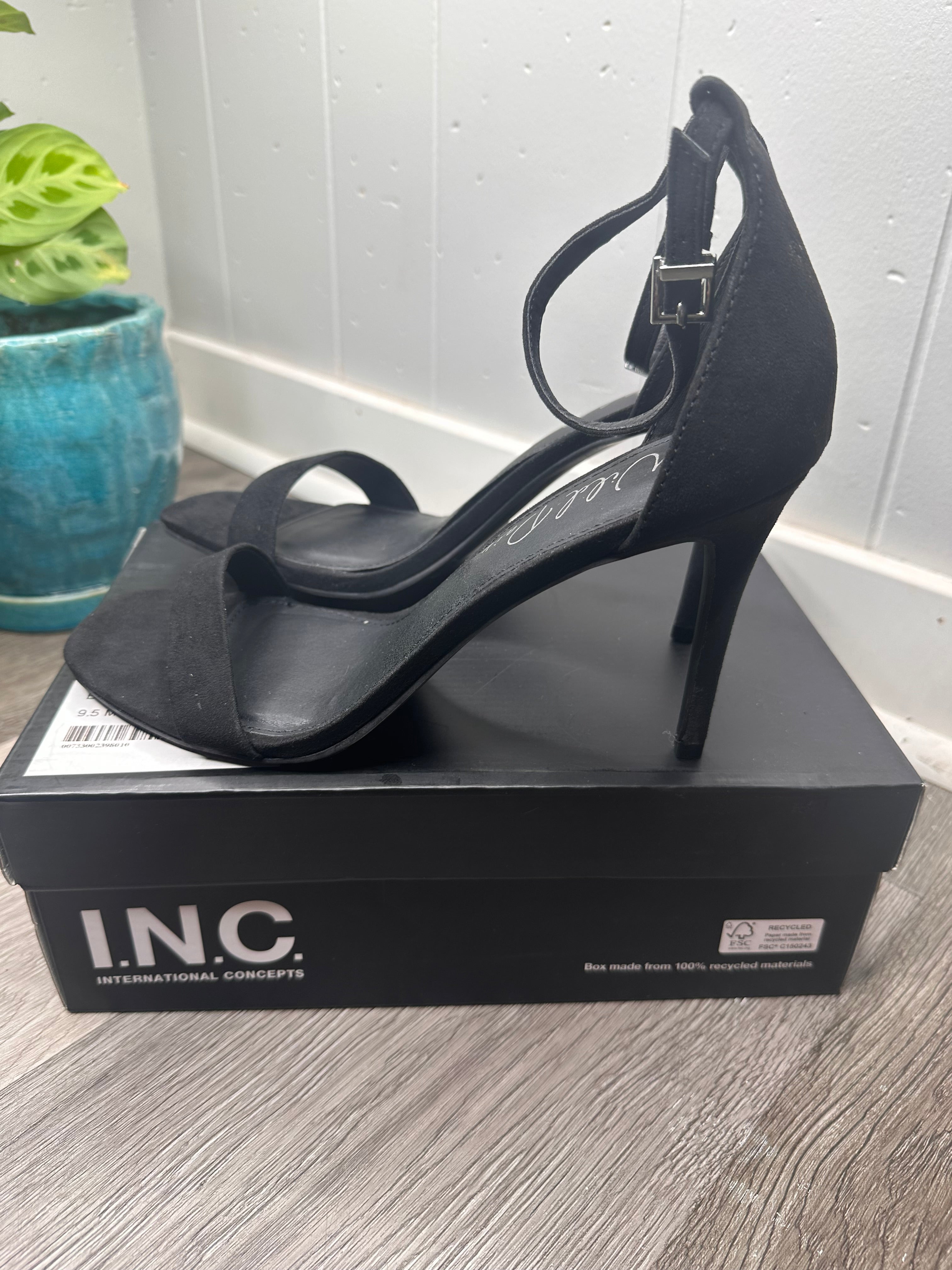 Bethie Faux Suede Square Toe Heels 9.5 M