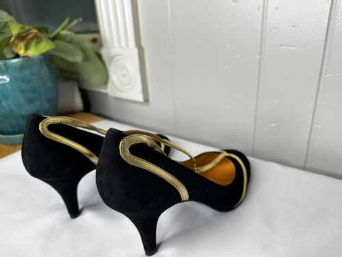 NWB Betsey Johnson Kenley Suede pumps Black with NWT Gold Strap