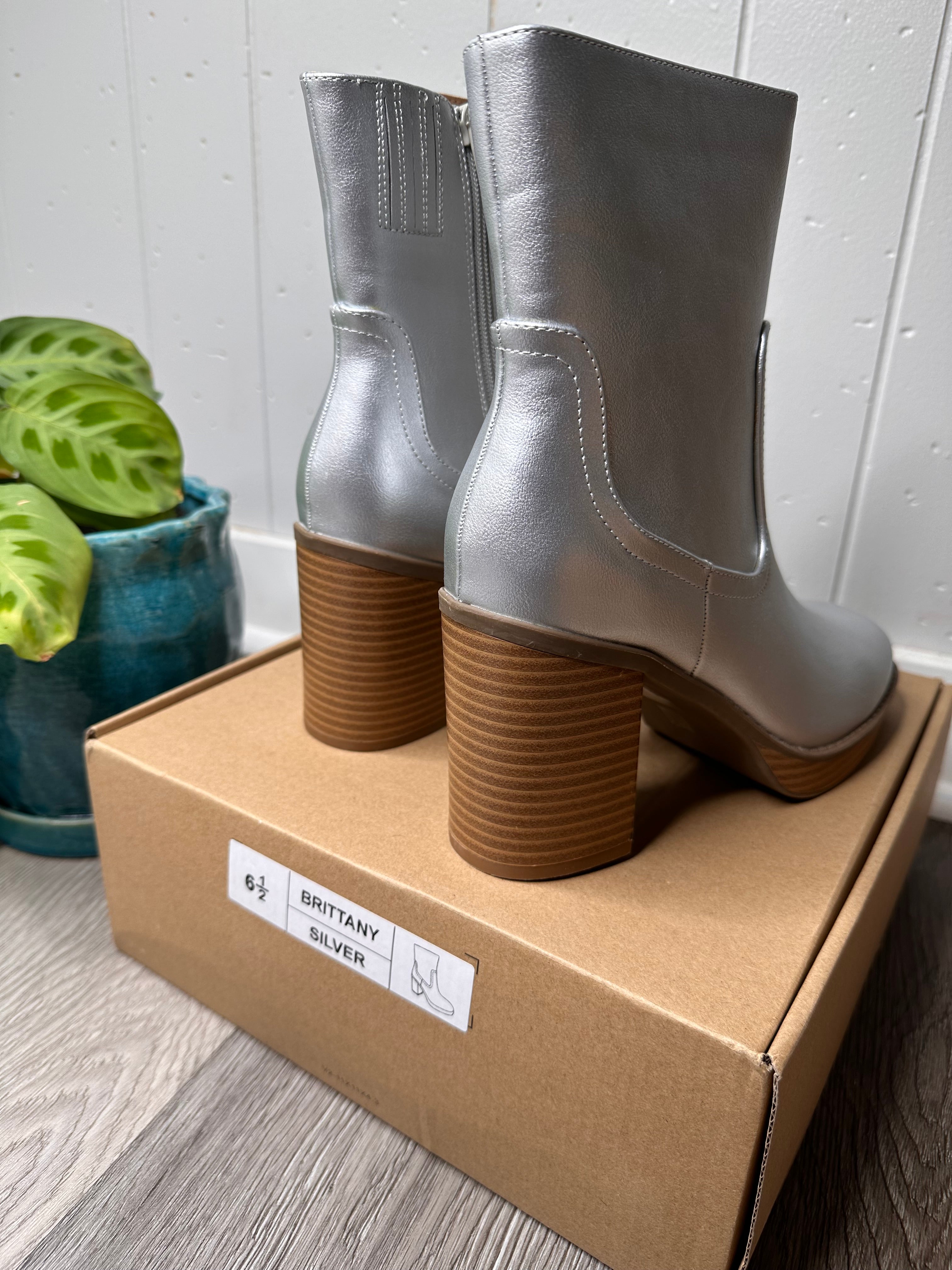 Journee Collection Brittany Platform Bootie 6.5