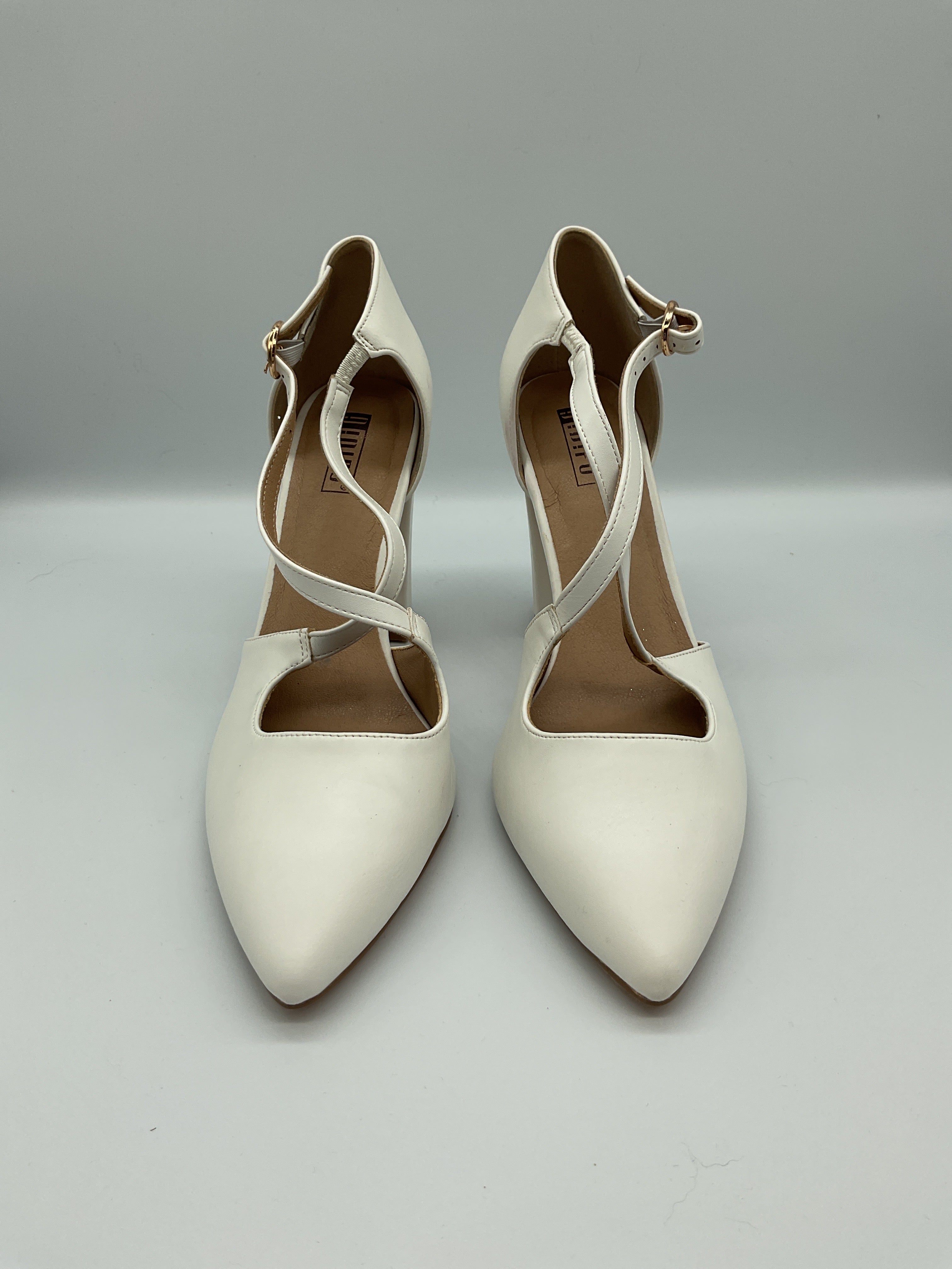 IDIFU White Heels Sz 9