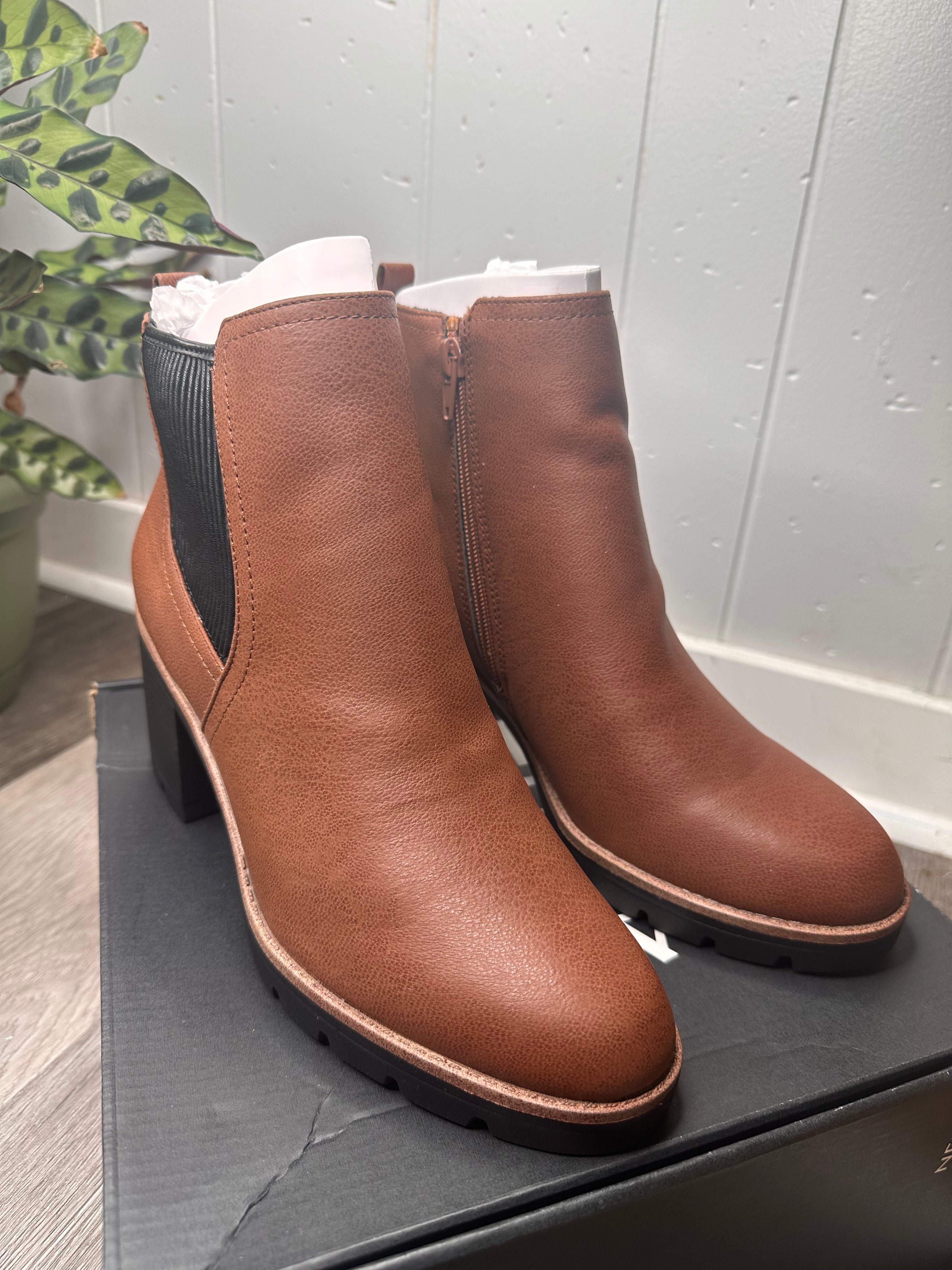 Madalynn Gore Water Repellent Bootie 9 M