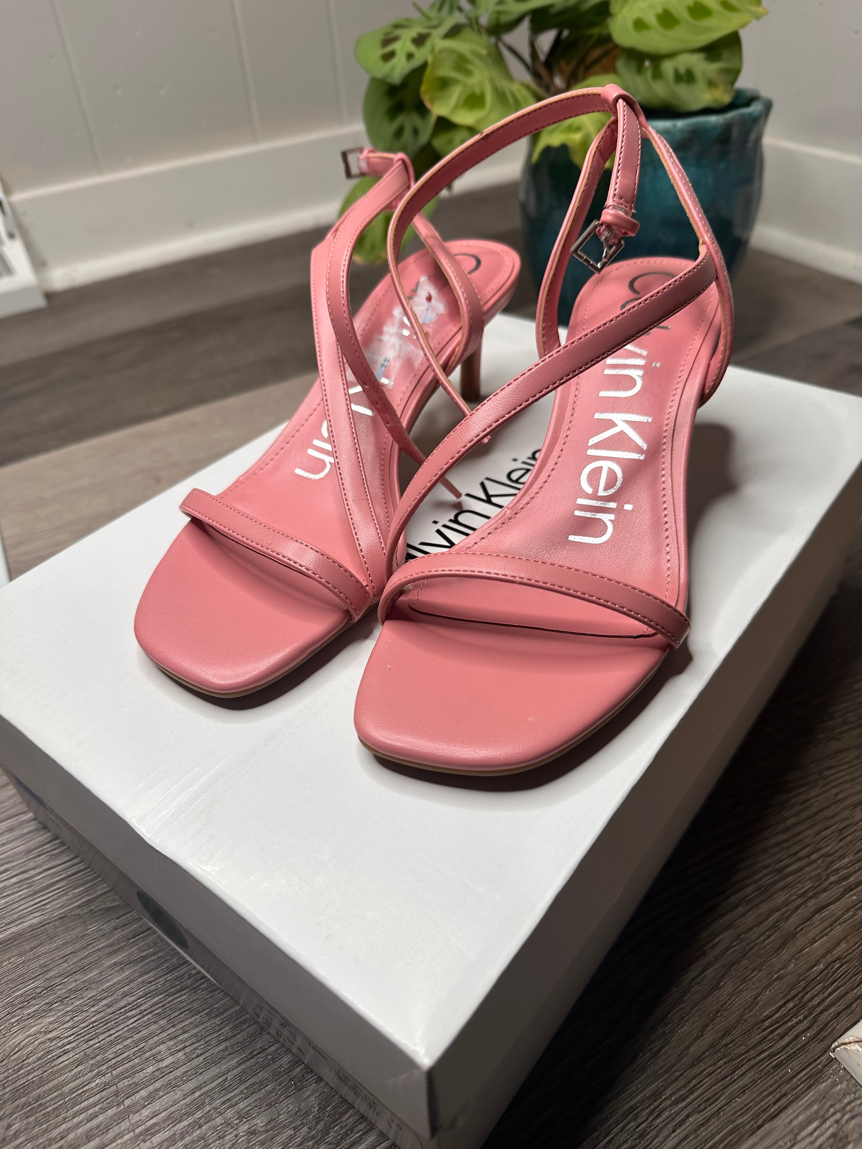 Calvin Klein Women's Iryna Heeled Sandal 5.5