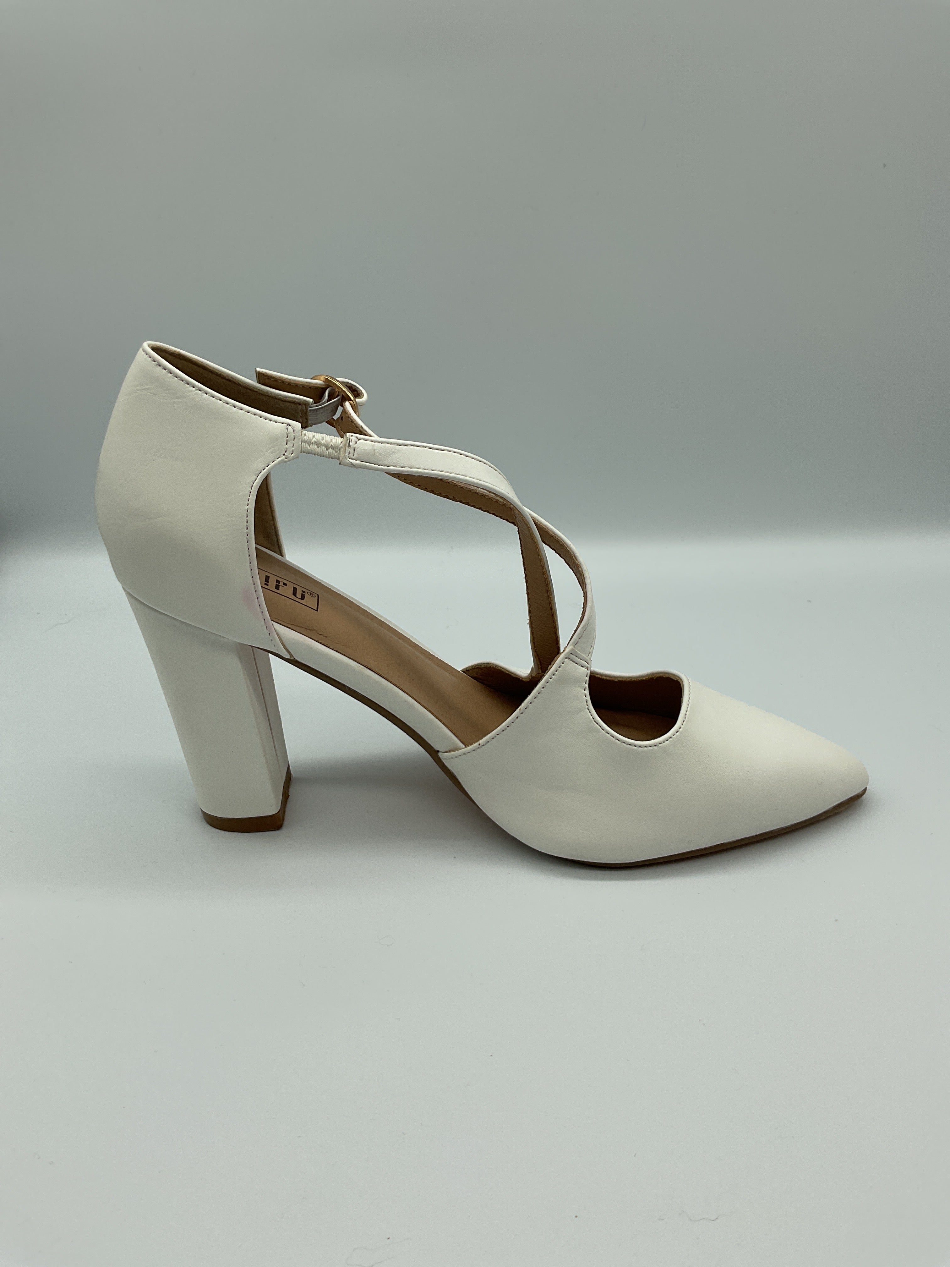 IDIFU White Heels Sz 9