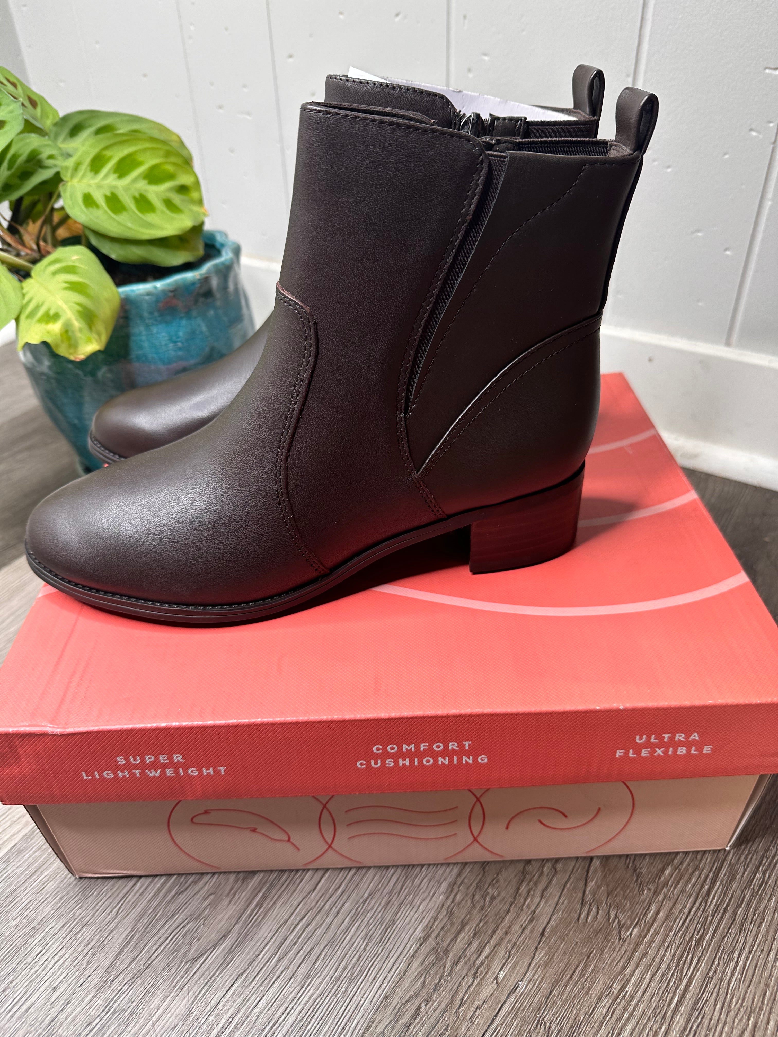 Easy Spirit Womens Serena Leather Embossed Ankle Boots