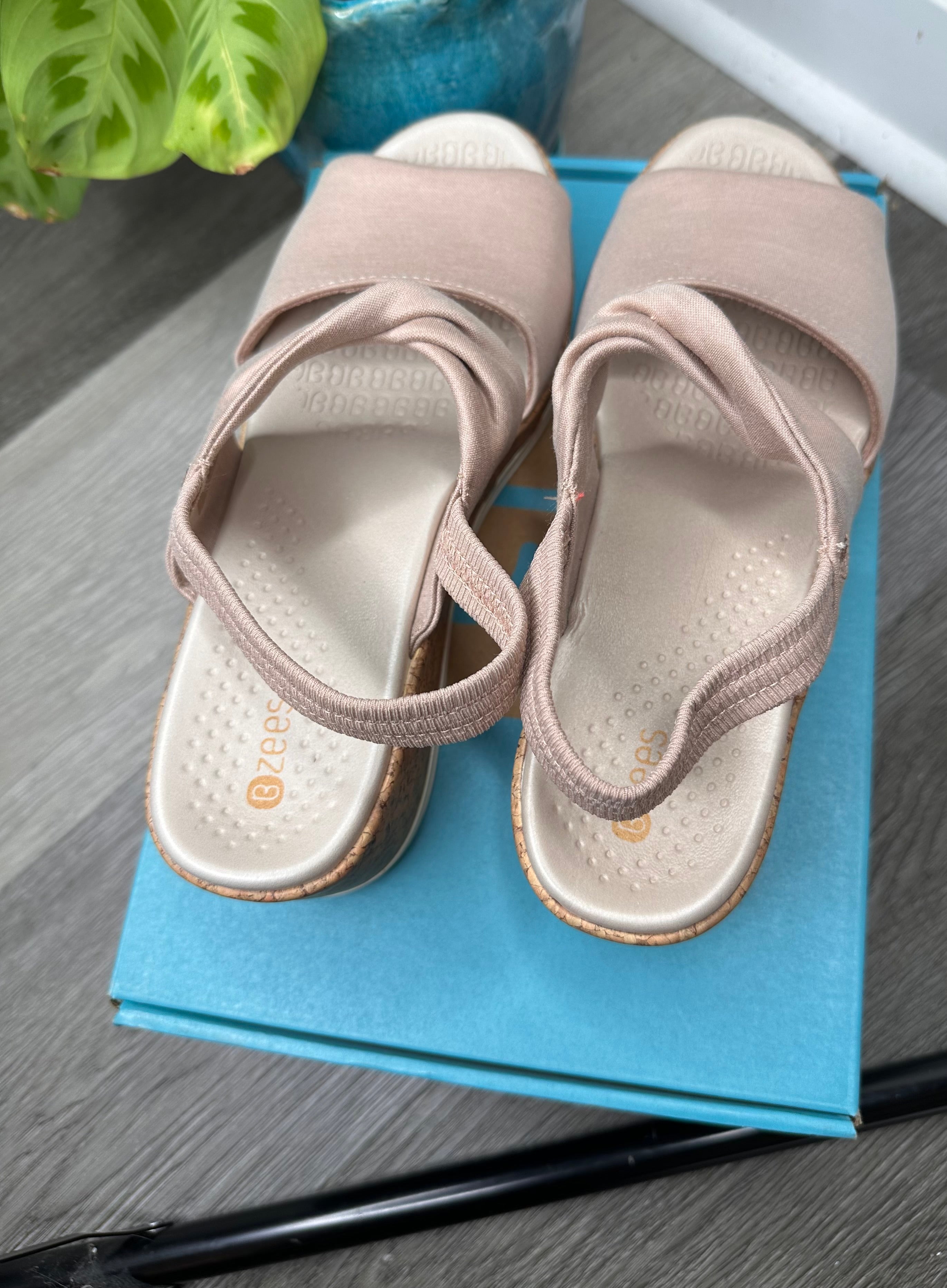 Bzees Remix Wedge Sandal 10M