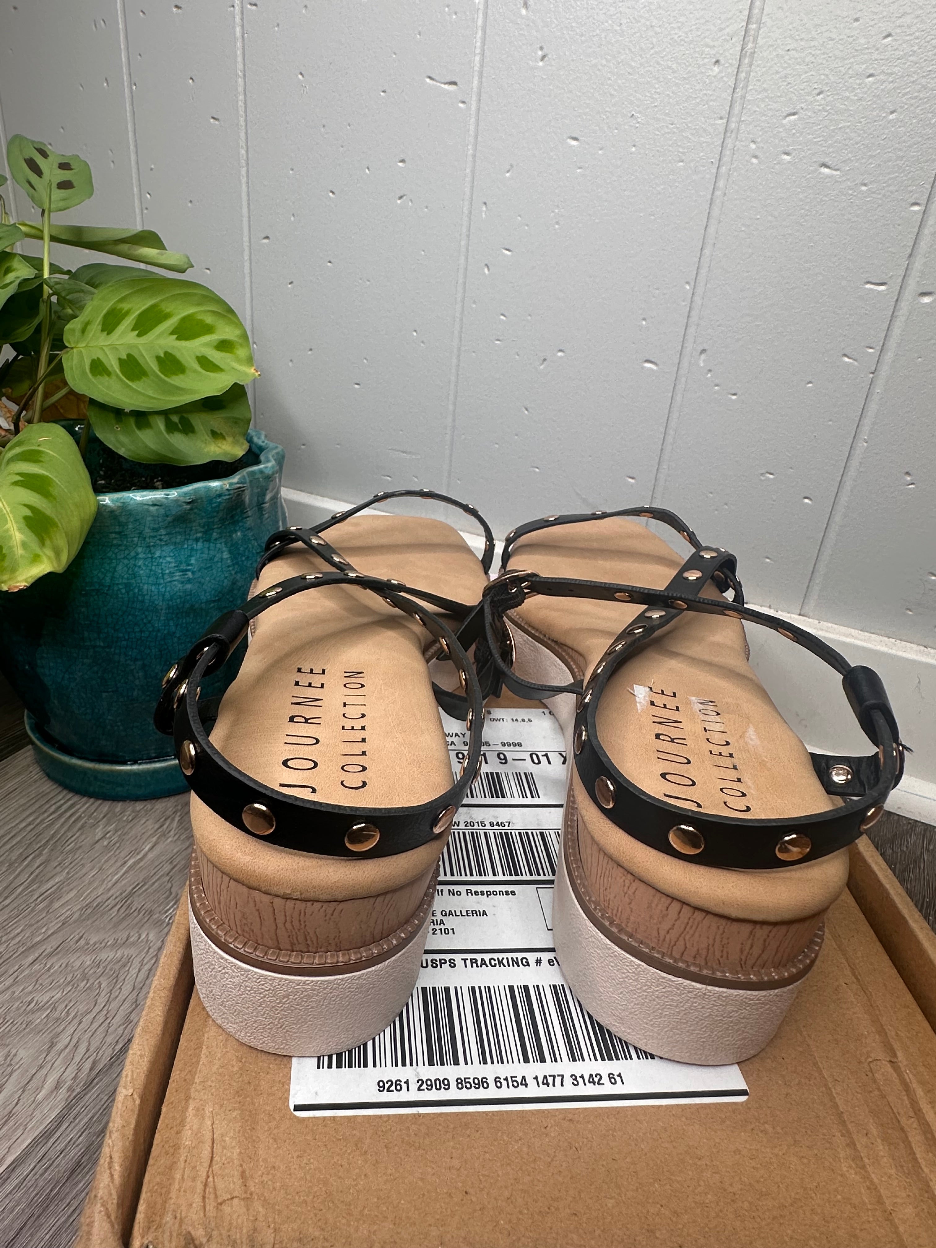 Journee Collection Lindsay Platform Sandal 10