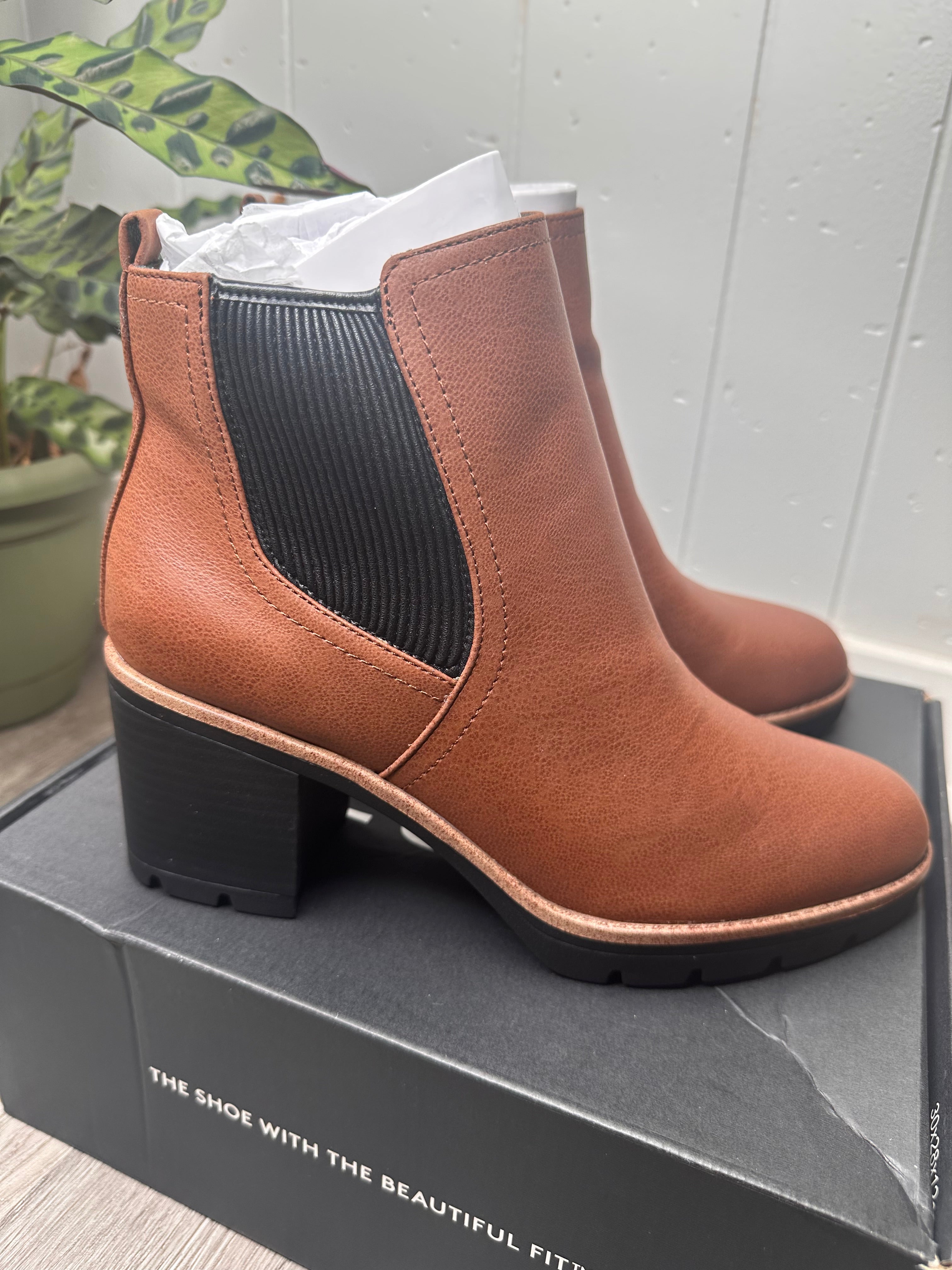 Madalynn Gore Water Repellent Bootie 9 M