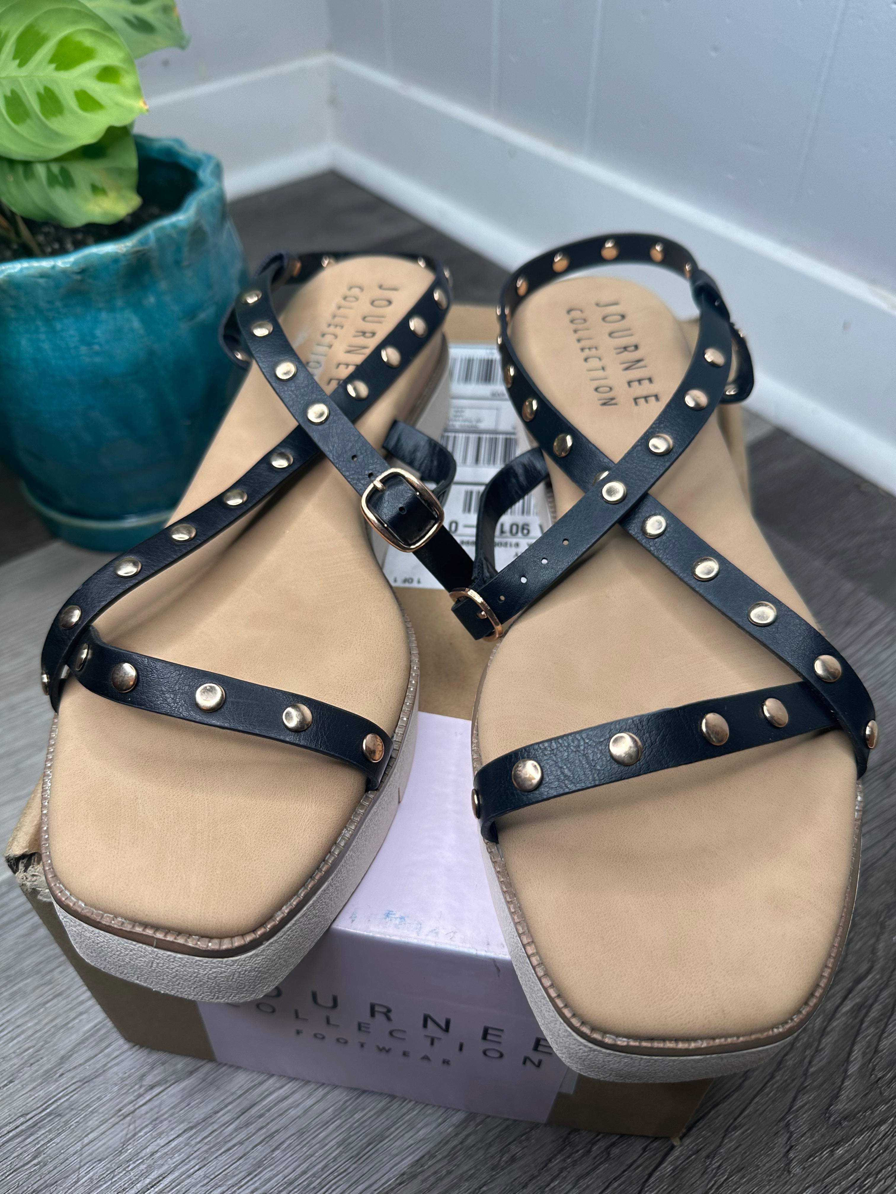 Journee Collection Lindsay Platform Sandal 10