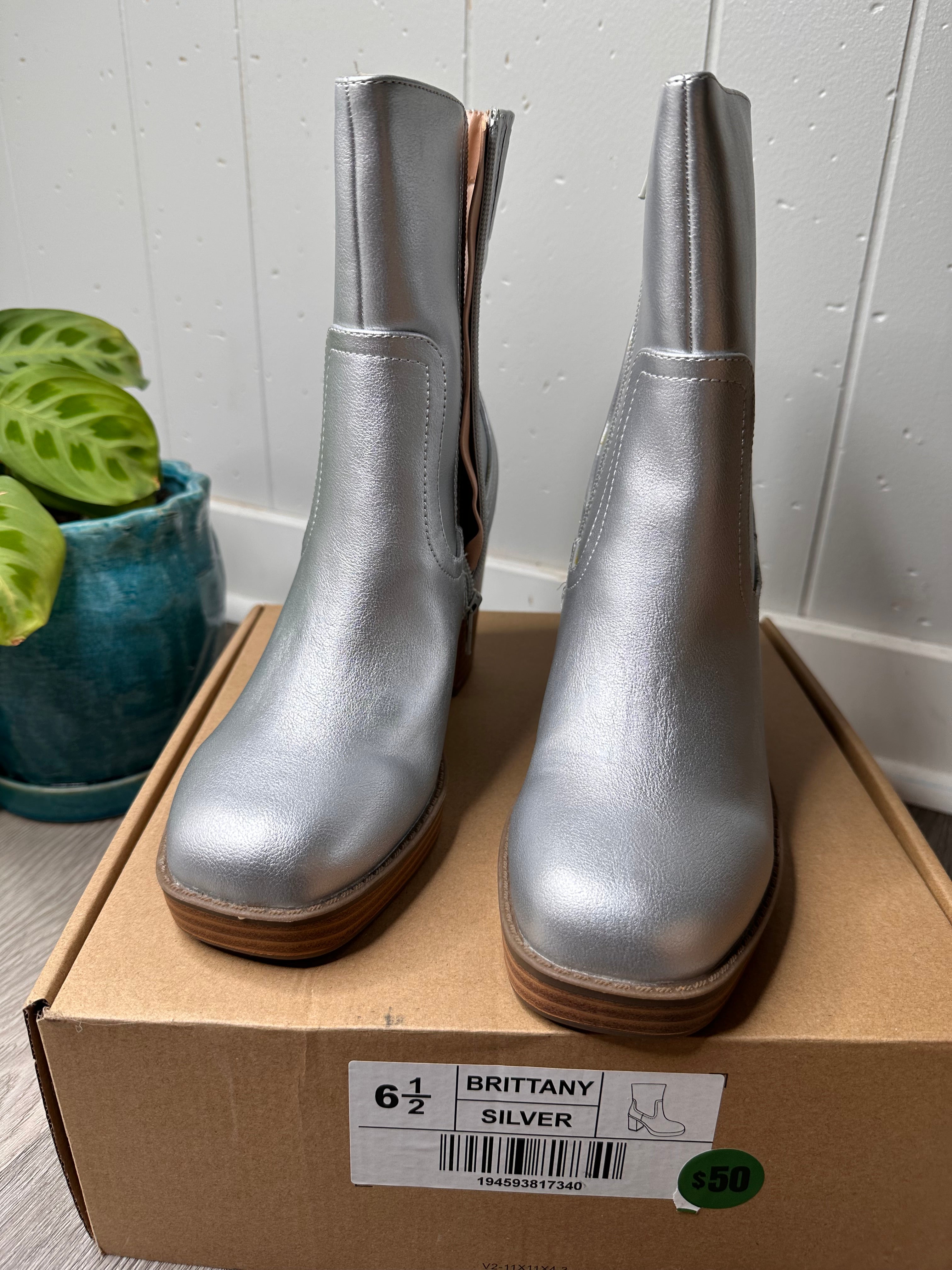 Journee Collection Brittany Platform Bootie 6.5