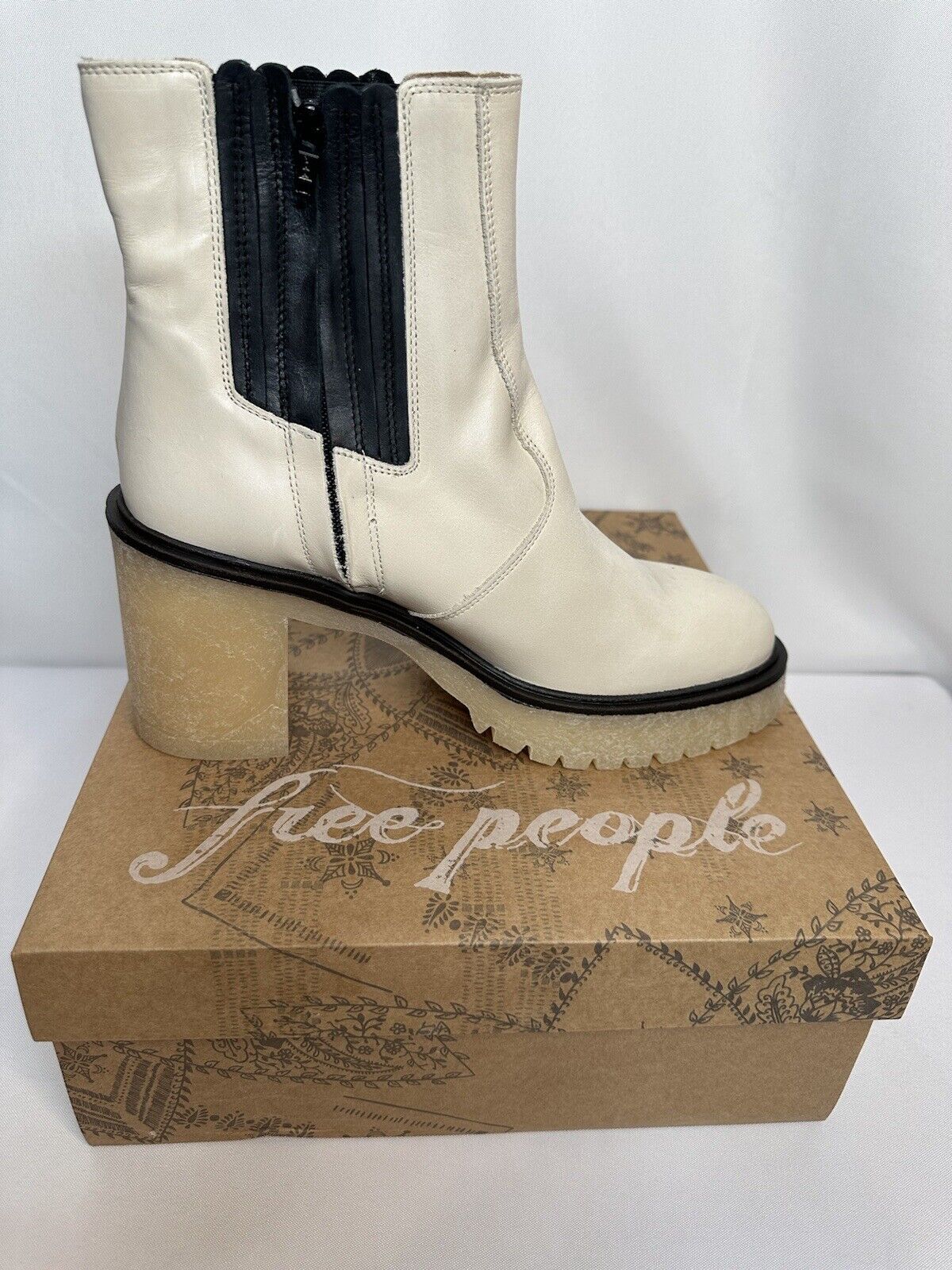 Free People James Chelsea Boot White Leather 38 (Size US Women's 7.5) $195 MSRP