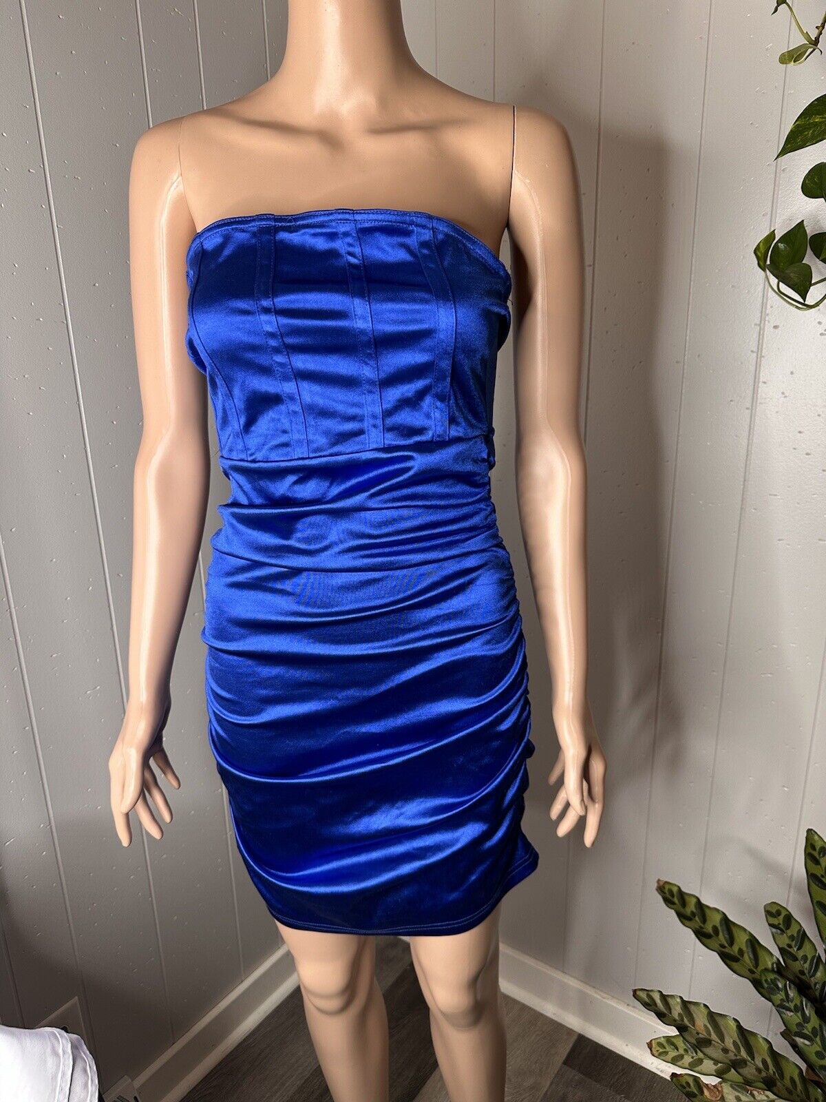 Mini satin strapless bodycon dress