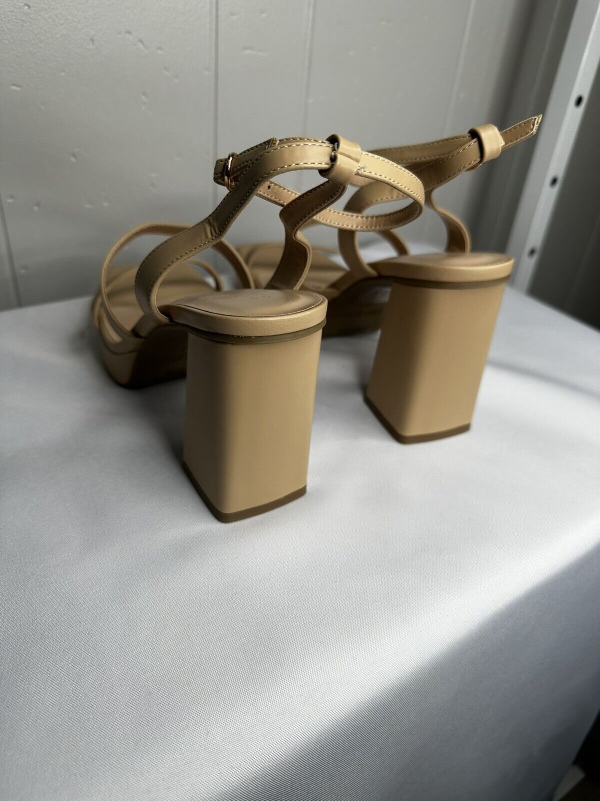 DREAM PAIRS Women's Platform Strappy Heels Open Toe Ankle Strap Square heels 9.5