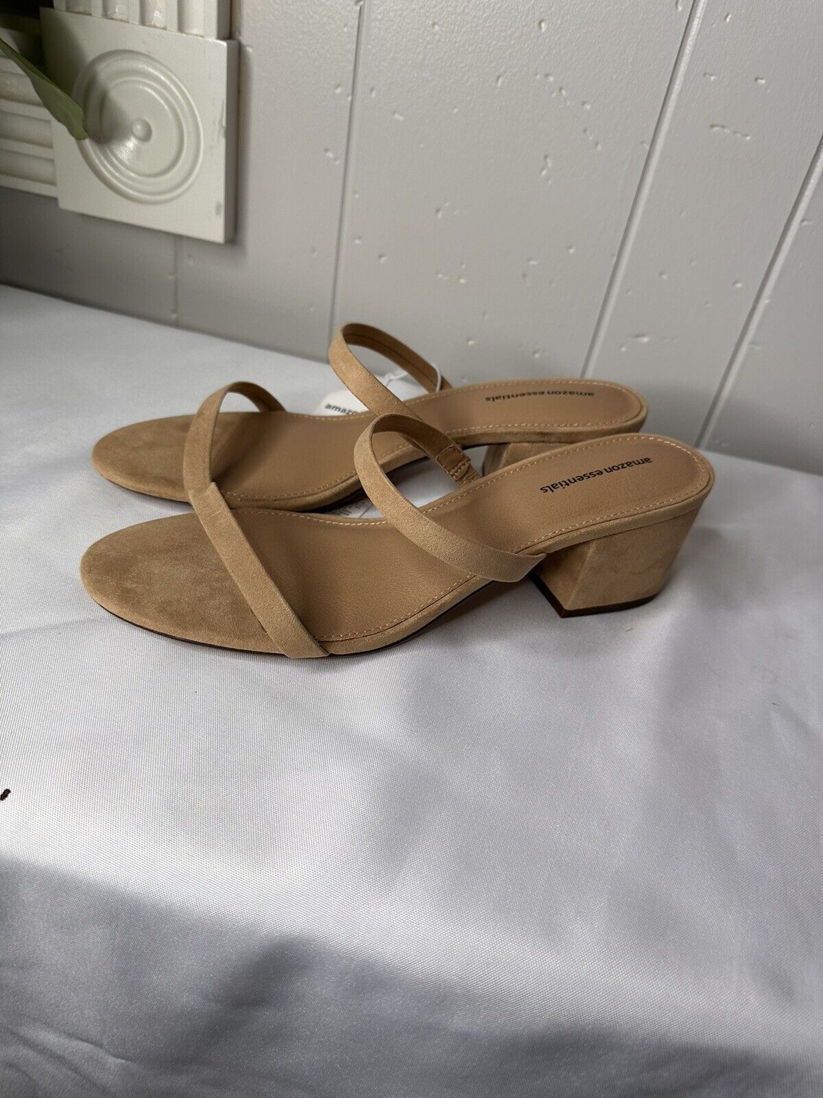 Amazon Essentials Women's Thin Two Strap Heeled Slide US Women's: 9.5 Size