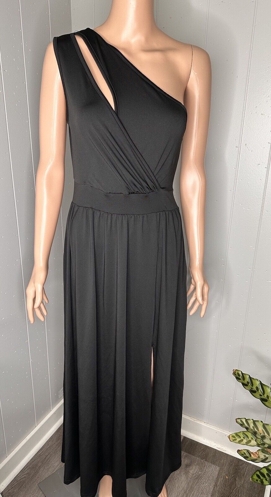 One Shoulder Cutout Pleated Maxi Dress M