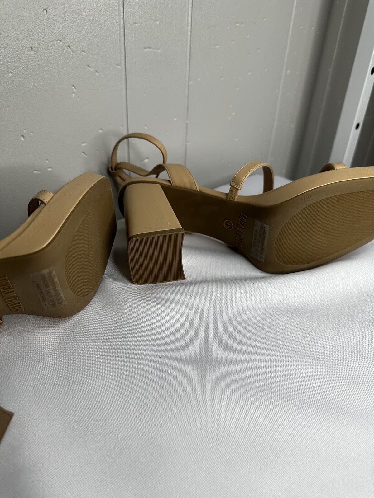 DREAM PAIRS Women's Platform Strappy Heels Open Toe Ankle Strap Square heels 9.5
