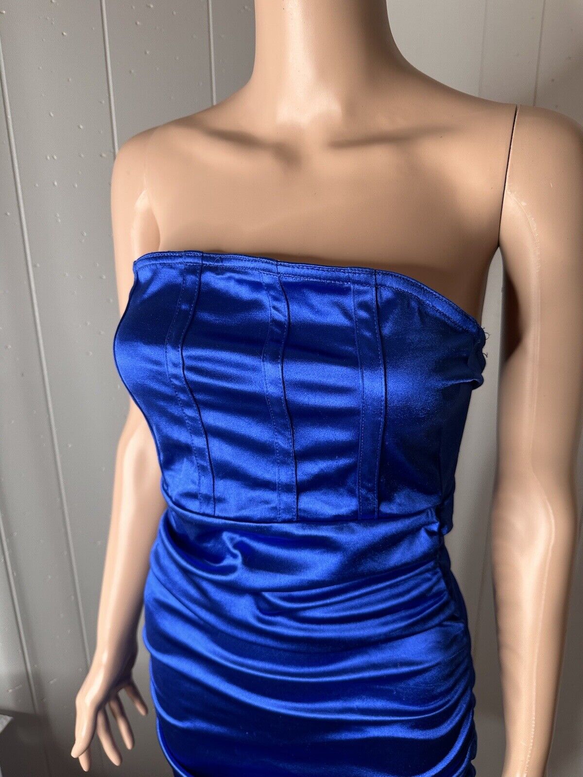 Mini satin strapless bodycon dress