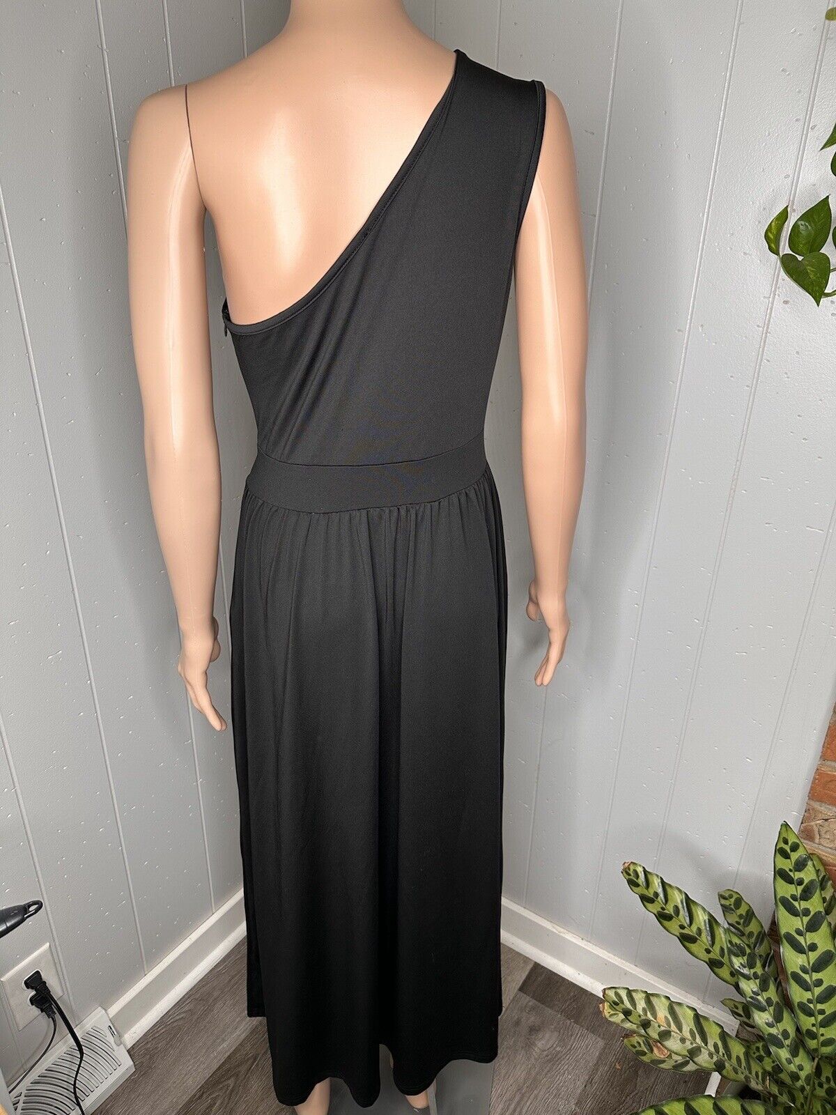 One Shoulder Cutout Pleated Maxi Dress M